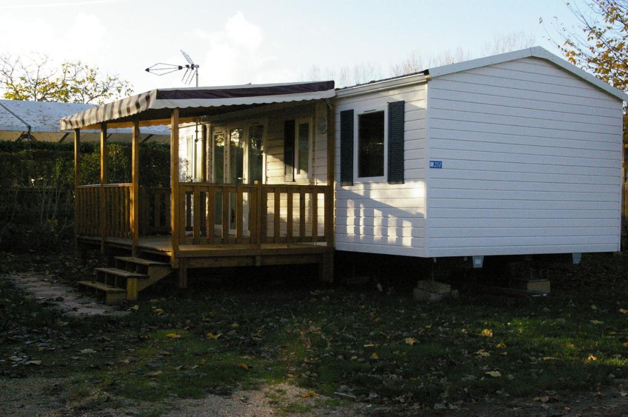 Mhvacances Louent Plusieurs Mobilhomes Dans Camping 4 Etoiles Proche Chateaux Et Zoo Beauval Onzain Exterior photo